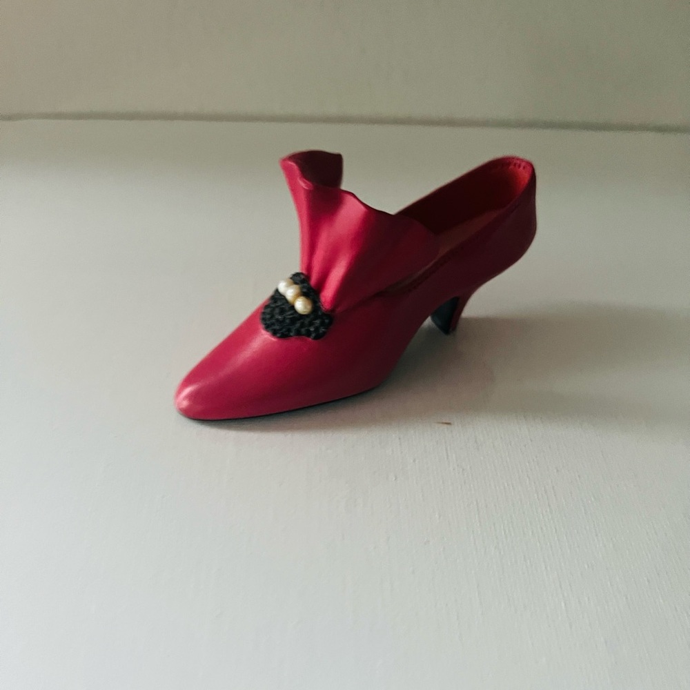 1999 Hot Pink High Heel Shoe My Treasure Classic Collectable